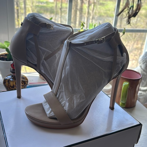 Guess Tecru Medium Natural 7.5 - Picture 2 of 7